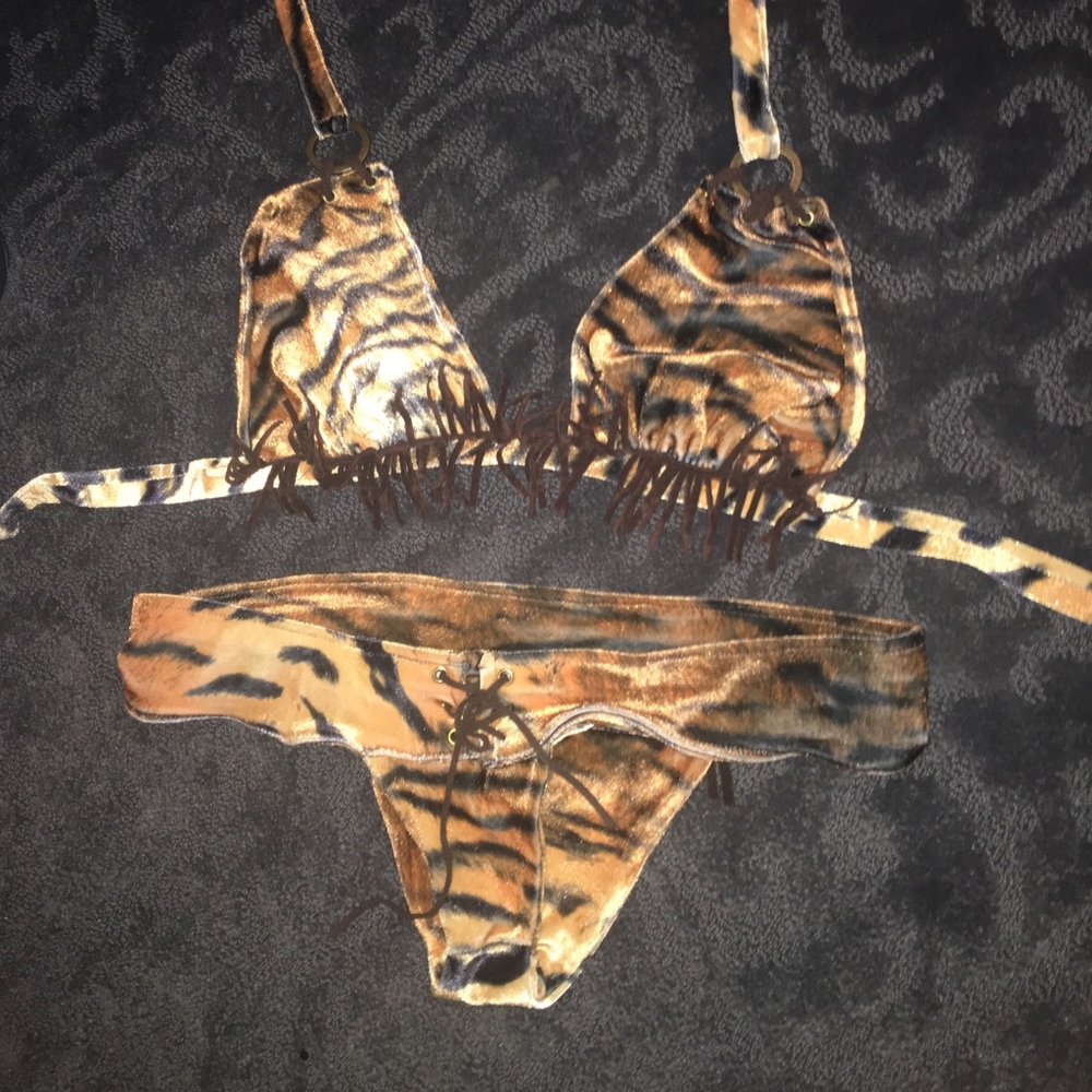 women’s two piece